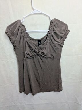 Flattering Design Elastic Shirt W V Neck